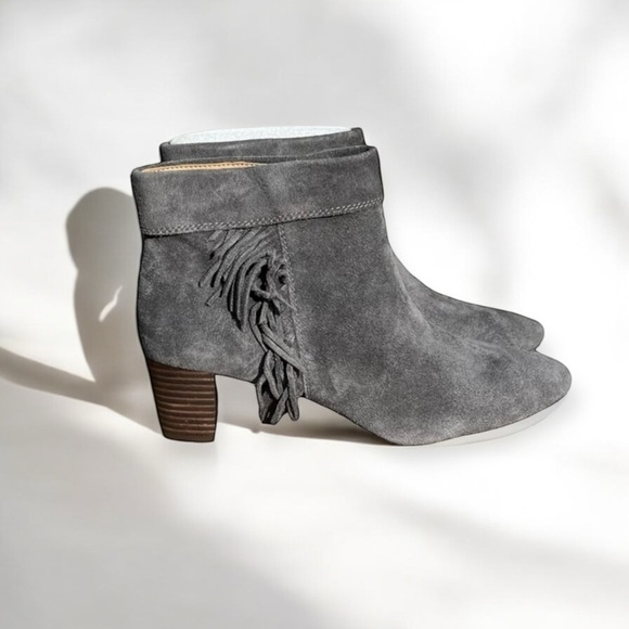 🌻NEW w/box Lucky Brand Zakina Storm Oiled Gray Fringe Detailed Booties Size 9.5 - Picture 3 of 11